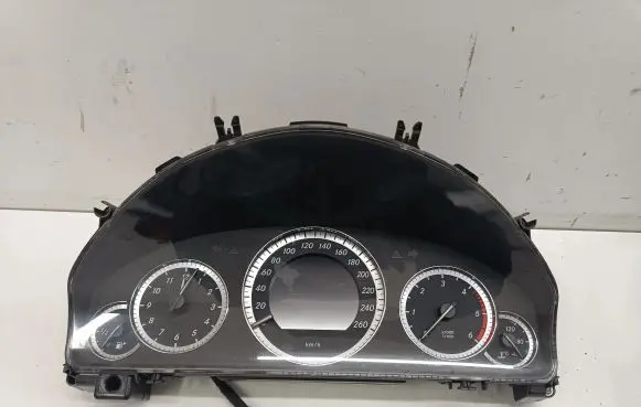 Mercedes-Benz E W212 Speedometer (instrument cluster) A2129004104
