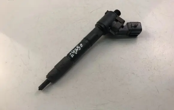 Volvo V70 Fuel injector 31405404
