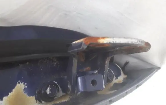 Hyundai Accent Rear door lower hinge