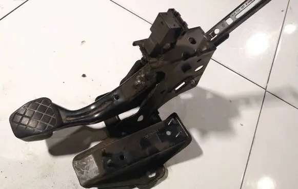 Volkswagen Golf IV Brake pedal sensor switch 