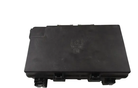 Jeep Grand Cherokee Fuse module P68320921AB P68320921ABB