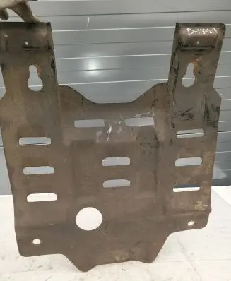 Isuzu D-Max Engine splash shield/under tray