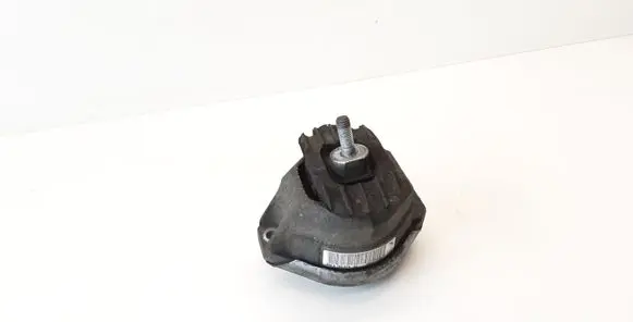 BMW 5 E60 E61 Engine mount bracket 6769874