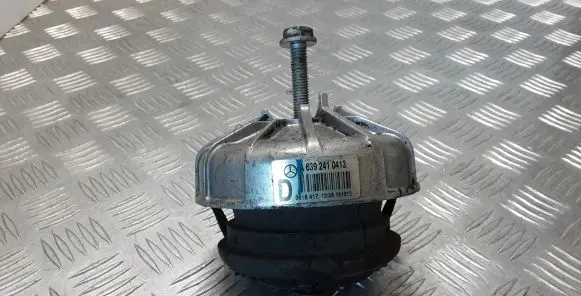 Mercedes-Benz Vito Viano W639 Engine mount bracket A6392410413
