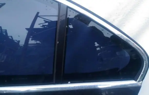Peugeot 607 Rear vent window glass 