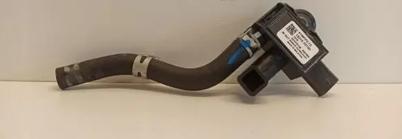 Suzuki Swift II Exhaust gas pressure sensor 18215-70T00