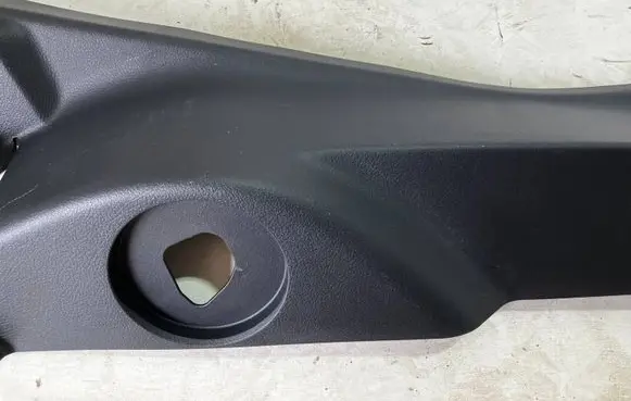 Toyota Auris E180 Rear seat side bottom trim 6255102340