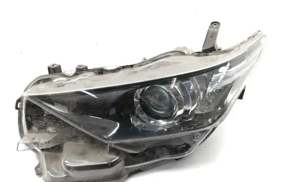 Toyota Auris E180 Headlight/headlamp 8115002K30