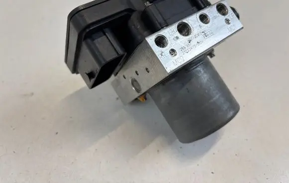Ford Ranger ABS Pump HB3C2C405AA