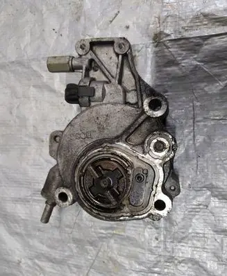Ford Mondeo MK IV Vacuum pump D171B1A