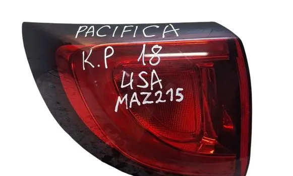 Chrysler Pacifica Rear/tail lights P68229027AD F00HTC408518
