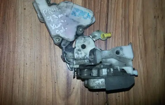 Nissan Primera Rear door lock 8255350J00 89-A522