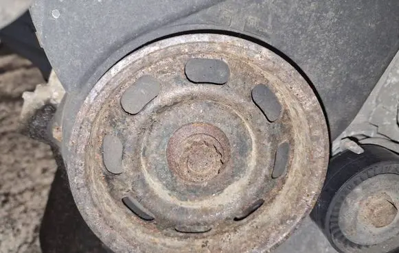 Skoda Roomster (5J) Crankshaft pulley