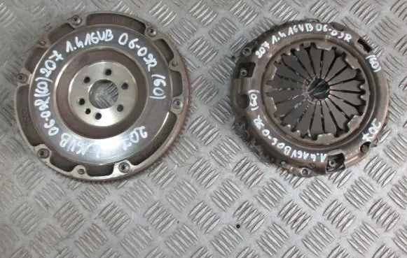 Peugeot 207 Clutch set kit 1320705124