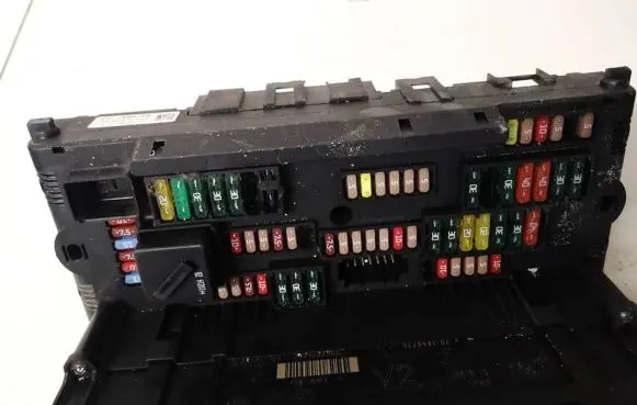 BMW 5 GT F07 Fuse box set 016704871 0-1670487-1