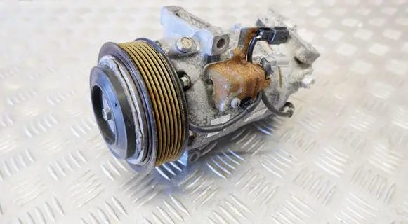 Nissan Qashqai Air conditioning (A/C) compressor (pump) 926004EB0A