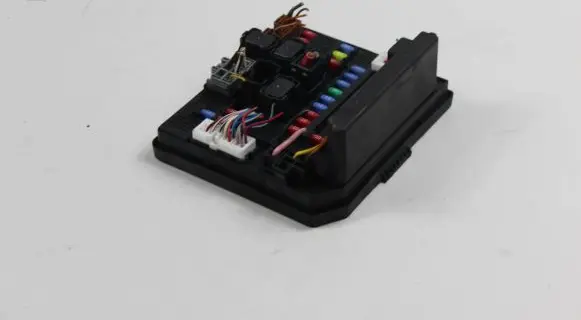 Nissan Qashqai Fuse module 284B7BB00B 519228456 4837493883