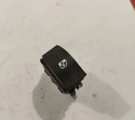 Renault Megane II Electric window control switch 315024A