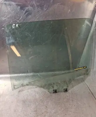 Dacia Sandero Rear door window glass 43R000015