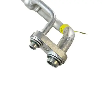 Jeep Grand Cherokee Air conditioning (A/C) pipe/hose 68217214AD