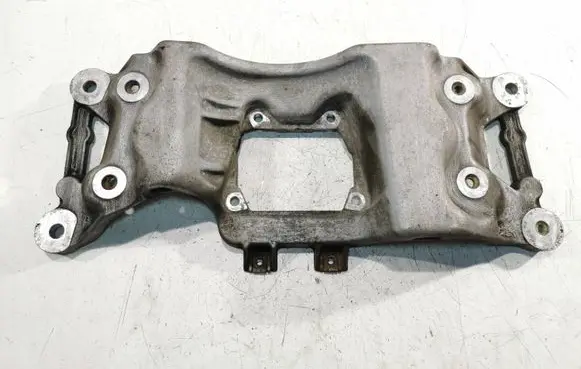 Gearbox mounting bracket