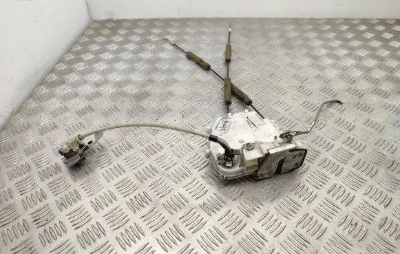 Honda FR-V Front door lock
