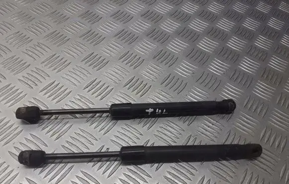 Peugeot 407 Shock absorber/damper mounting bracket 