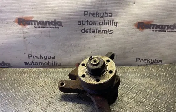 Iveco Daily 30.8 - 9 Front wheel hub