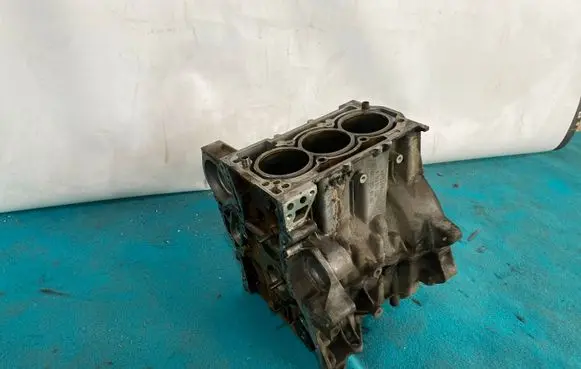 Skoda Fabia Mk2 (5J) Engine block 03D103019S