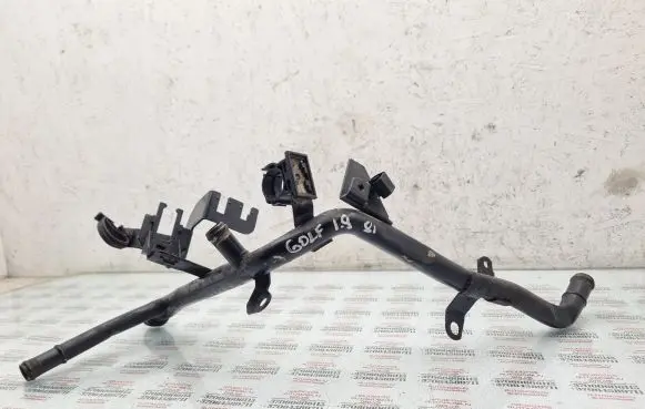 Volkswagen Golf IV Engine coolant pipe/hose 038121065Q