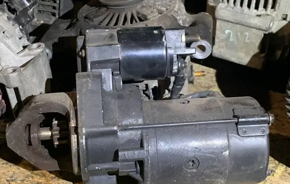 Mercedes-Benz C W202 Starter motor A0041516701 0041516701