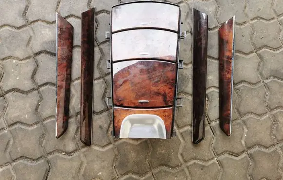 Mercedes-Benz R AMG W251 Center console 109334