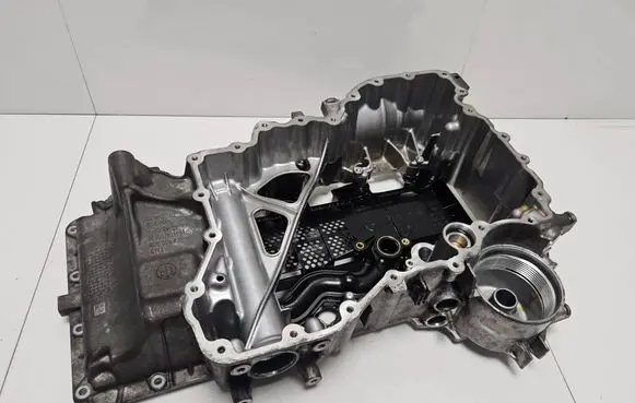 BMW M5 F90 Oil sump 7852388 7852274 67698410