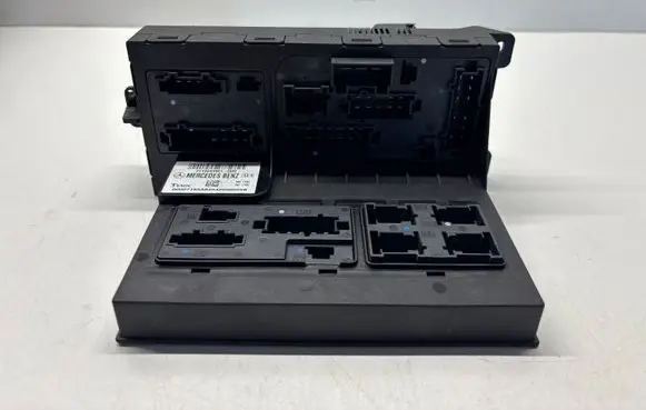 Mercedes-Benz E W211 SAM control unit 2115453901