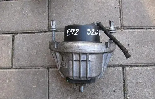 BMW 3 E92 E93 Engine mount bracket 677374203