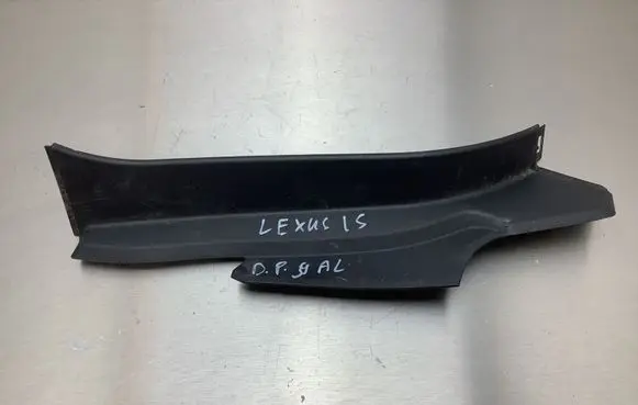 Lexus IS 220D-250-350 Rear/tail light trim molding 6443953020