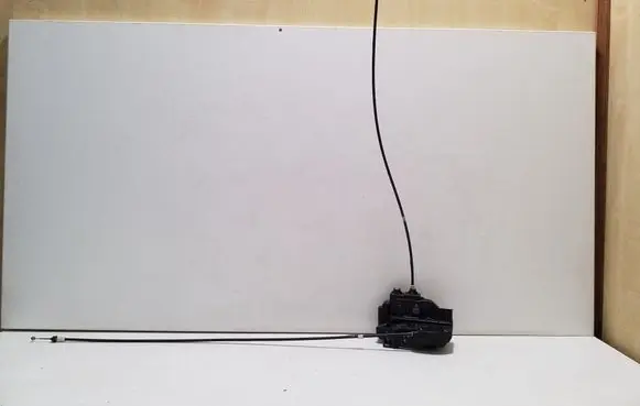 Nissan Pathfinder R51 Front door lock