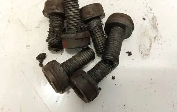 Volvo V50 Nuts/bolts 