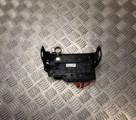 Volkswagen Polo VI Fuse box set 2Q0937550B