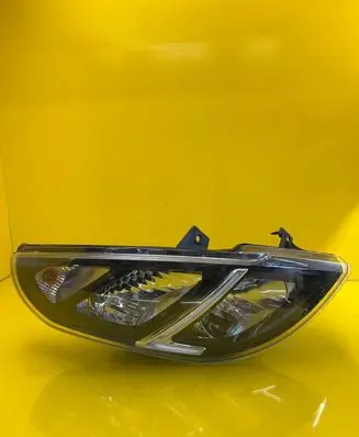 Opel Movano B Headlight/headlamp 260107241R