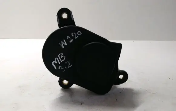 Mercedes-Benz E W210 Intake manifold valve actuator/motor A6131500494Q22