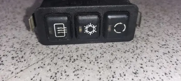 BMW 5 E34 Air conditioning (A/C) switch 61311391764