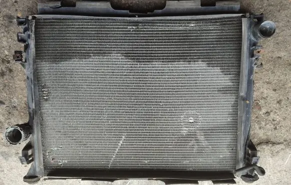 Chrysler 300 - 300C Coolant radiator 83403