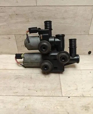 BMW X3 E83 Coolant heater control valve 64118369807 1147412149