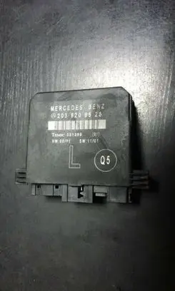Mercedes-Benz C W203 Door control unit/module 2038206526