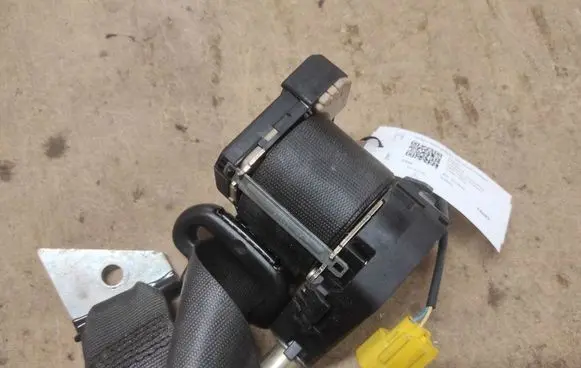 Jaguar S-Type Rear seatbelt 4R83F611B69 33048279