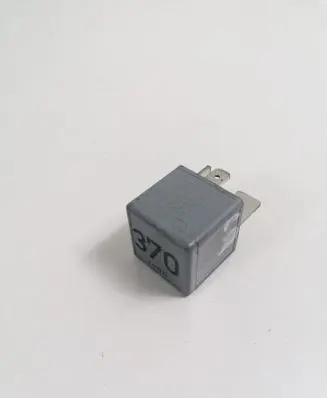 Audi A4 S4 B6 8E 8H Other relay 8D0951253
