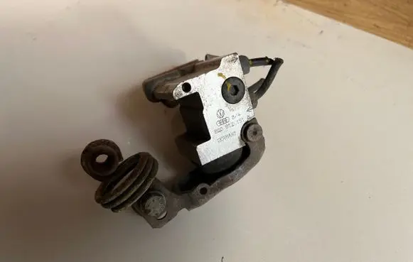 Volkswagen Fox Brake power pressure regulator 6Q0612151F 6Q0612151B