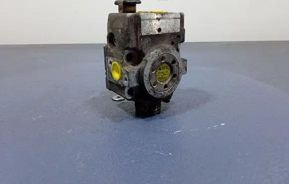 Mitsubishi Carisma Fuel injection high pressure pump MD369885