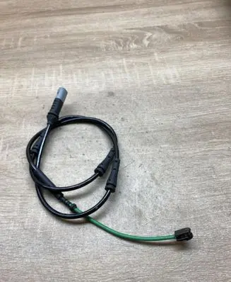 BMW 5 GT F07 Brake pads wear sensor 6791961
